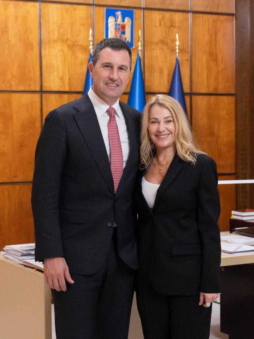 Nadia Comăneci și Mihai Covaliu, în vizită de lucru la Ilie Bolojan 18976013