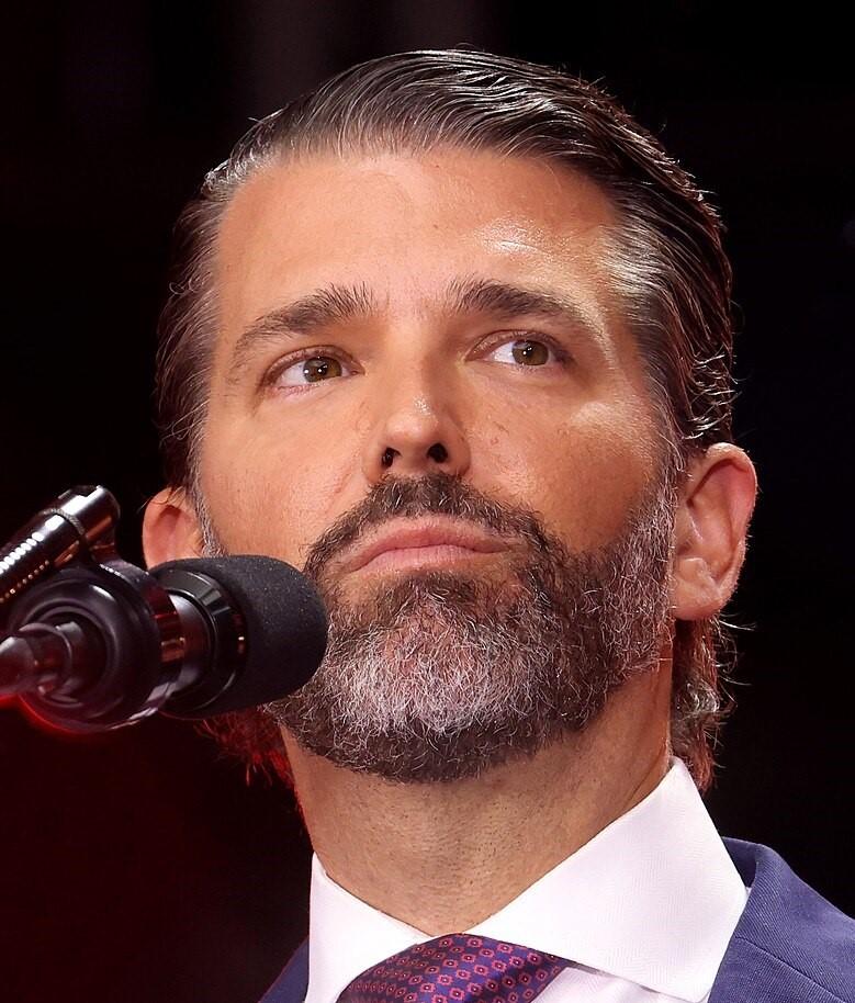 Numerele private ale prim-ministrului Australiei și ale lui Donald Trump Jr., publicate pe internet