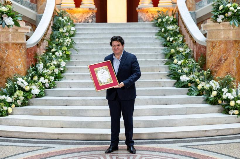 Maestrul Cristian Măcelaru a primit titlul de Cetățean de Onoare al Municipiului București 18976191