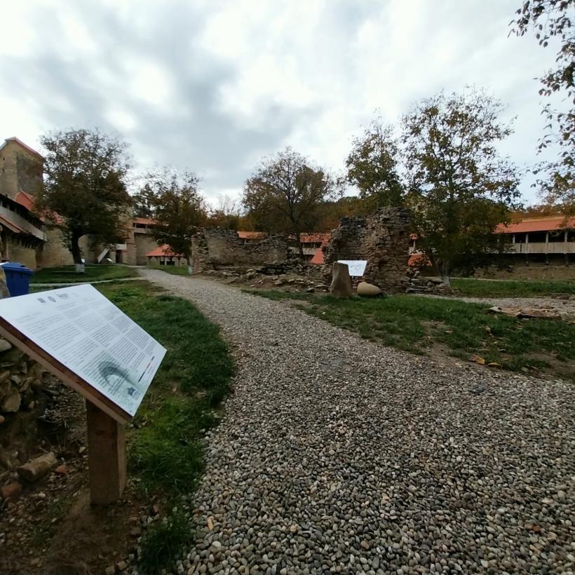 Cetatea de la Saschiz a reînviat, fiind reconstituită total 18976326