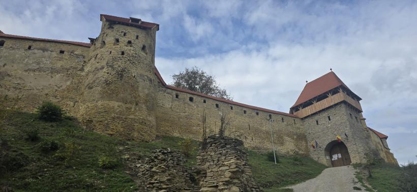 Cetatea de la Saschiz a reînviat, fiind reconstituită total