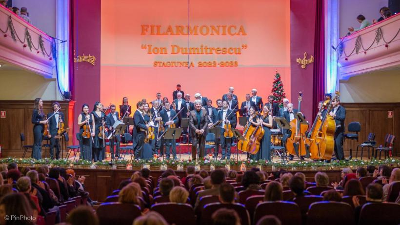 Concert extraordinar INTEGRALA SAINT-SAËNS: pianista Miruna Maciuca, Orchestra Filarmonicii „Ion Dumitrescu” din Râmnicu Vâlcea și dirijorul Russell McGregor, pe scena Sălii Radio București 18976460