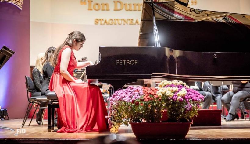 Concert extraordinar INTEGRALA SAINT-SAËNS: pianista Miruna Maciuca, Orchestra Filarmonicii „Ion Dumitrescu” din Râmnicu Vâlcea și dirijorul Russell McGregor, pe scena Sălii Radio București 18976462