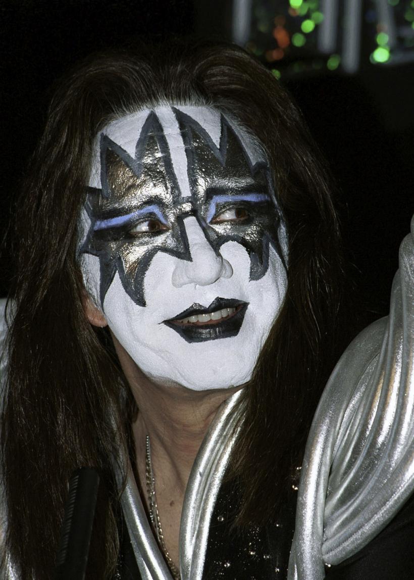 A murit legendarul Ace Frehley, chitaristul original și membru fondator al trupei Kiss 18976541