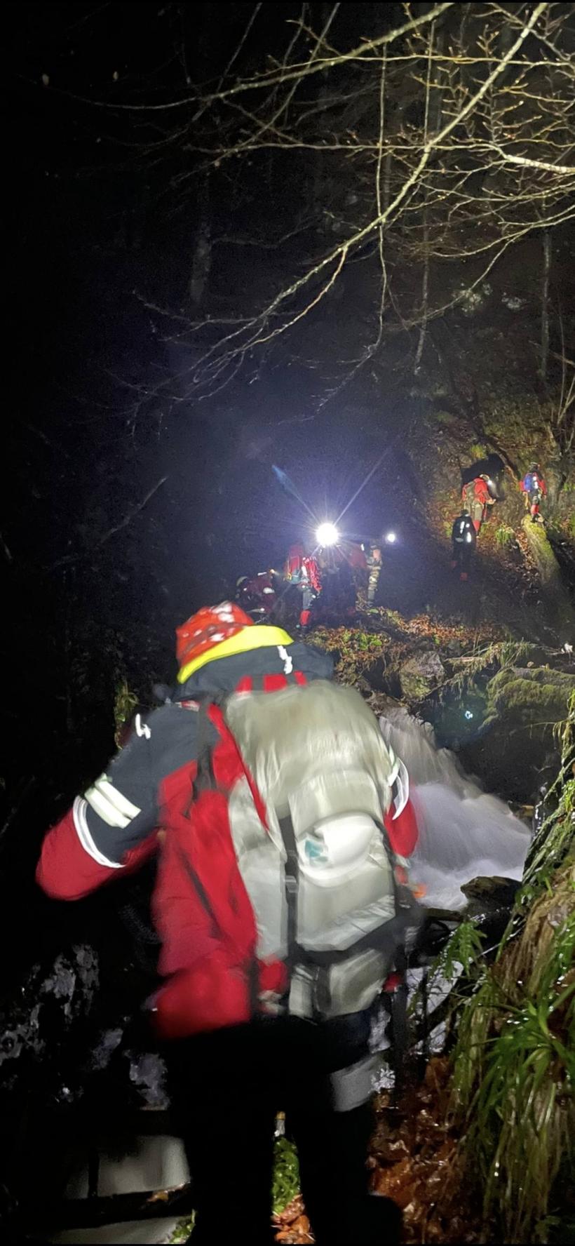 Misiune contracronometru în Maramureș: Tineri ucraineni, blocați de trei zile pe munte