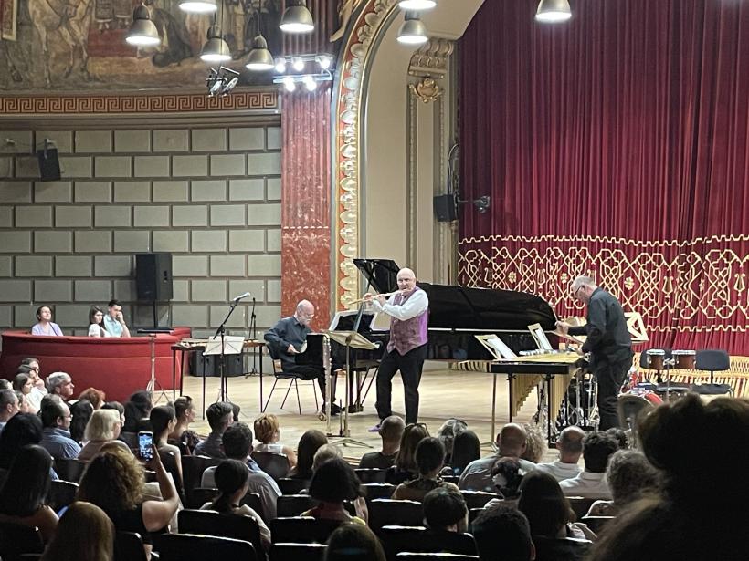 Pianistul de jaz Mircea Tiberian a fost găsit decedat într-un hotel din Galați