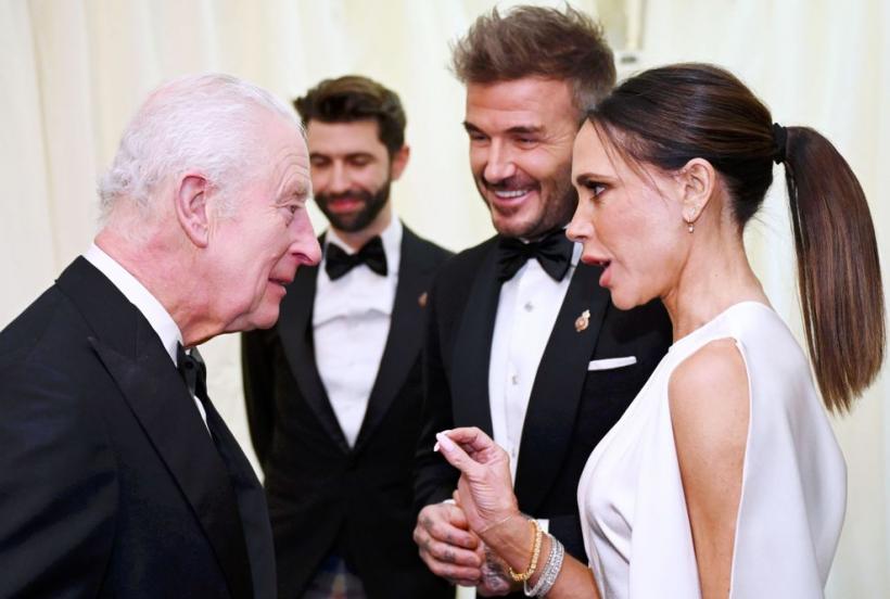 Victoria Beckham a renunțat la implanturile mamare: „Acei sâni probabil plutesc prin Marea Mediterană” 18976126