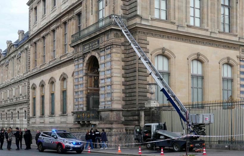 Jaf legendar în 4 minute: Cum au furat hoții bijuteriile Coroanei din Luvru