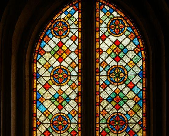 Limba română: Ce înseamnă cuvântul VITRALIU