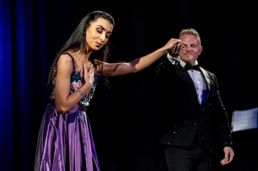  „Valsuri Celebre” – o seară de grație și rafinament muzical cu tenorul Ştefan von Korch şi soprana Daniela Bucşan 18976930