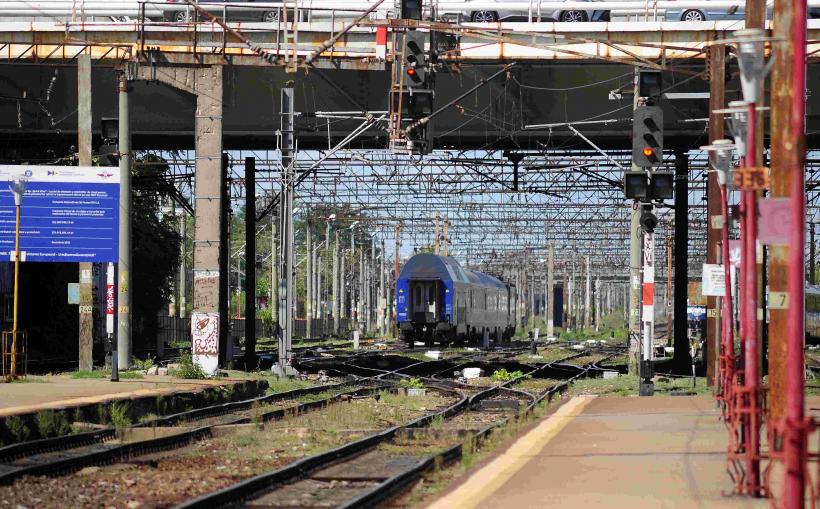 Zeci de trenuri CFR Călători anulate, din cauza Guvernului și a Autorității pentru Reformă Feroviară 18977109