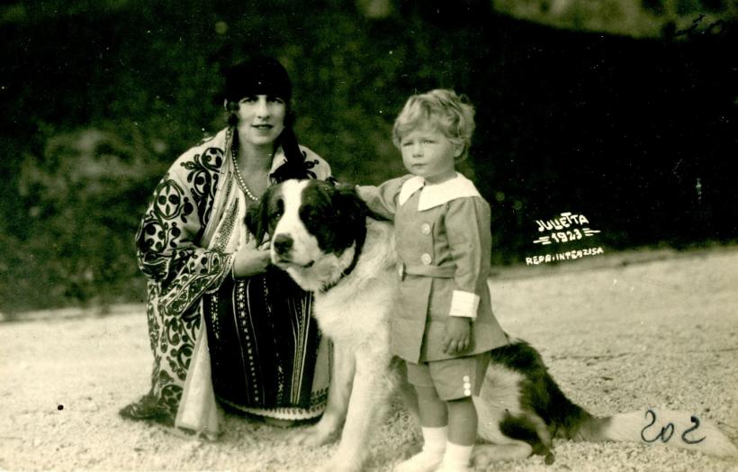 Mihai, regele de porțelan 18977262