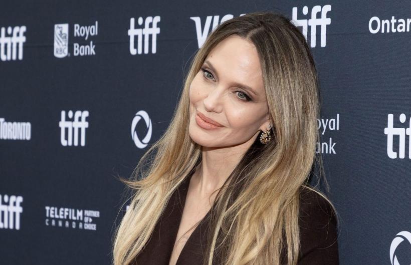 Secretele frumuseții Angelinei Jolie. Rutina simplă de îngrijire a pielii