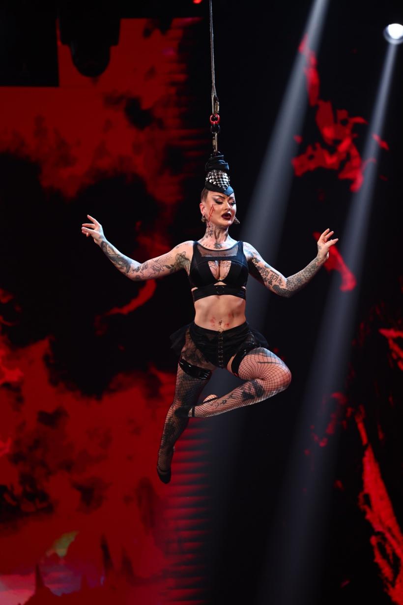 Anca Dinicu, sâmbătă la The Ticket: „Mă uit la tine și nu mai pun niciodată în viața mea ciocolată în gură!” 18977570