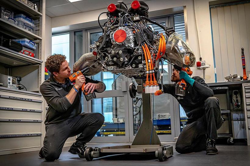 Motorul UE dă rateuri. Va fi doar electric viitorul auto?