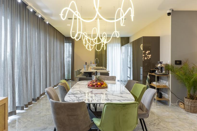 Primele imagini din noua locație în care se filmează sezonul 3 din show-ul Power Couple, de la Antena 1: ”Am fost de trei ori în Malta, verificând fiecare zonă și vilă care s-ar fi putut potrivi cerințelor noastre” 18977580