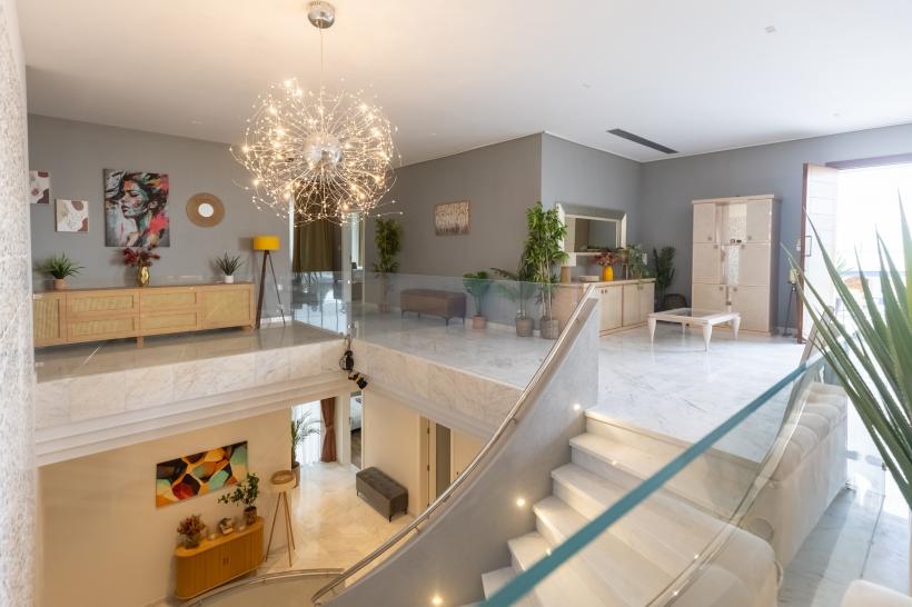 Primele imagini din noua locație în care se filmează sezonul 3 din show-ul Power Couple, de la Antena 1: ”Am fost de trei ori în Malta, verificând fiecare zonă și vilă care s-ar fi putut potrivi cerințelor noastre” 18977582