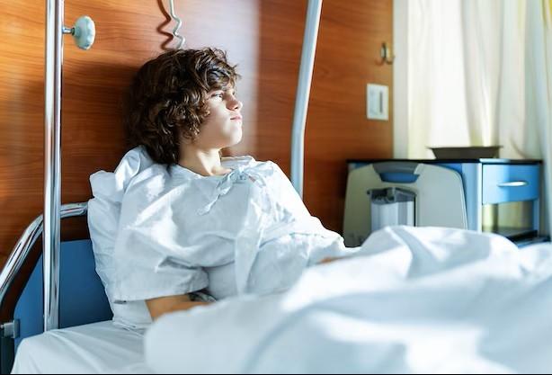 Se caută profesori pentru a preda în spitale, cu sau fără titularizare