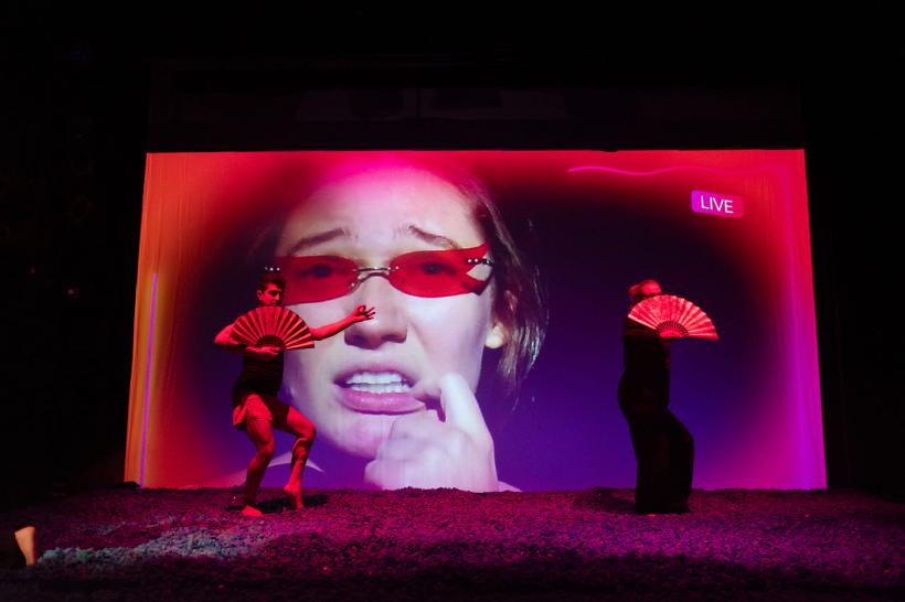 Premieră semnată de Radu Apostol la Teatrul EXCELSIOR.​​​​​​​ Dark Play de Carlos Murillo - o radiografie a adolescenței în era digitală 18977605