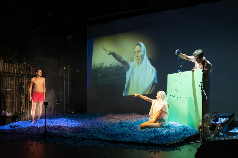 Premieră semnată de Radu Apostol la Teatrul EXCELSIOR.​​​​​​​ Dark Play de Carlos Murillo - o radiografie a adolescenței în era digitală 18977606