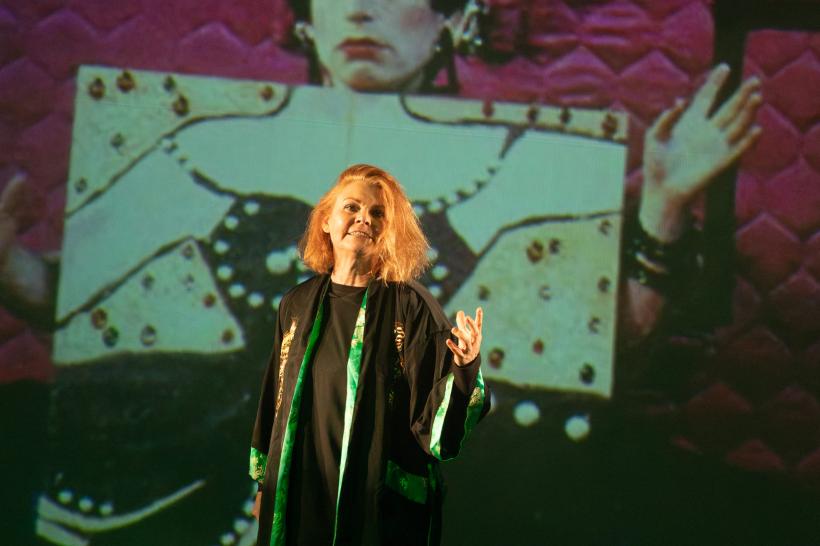 Premieră semnată de Radu Apostol la Teatrul EXCELSIOR.​​​​​​​ Dark Play de Carlos Murillo - o radiografie a adolescenței în era digitală 18977608