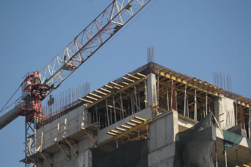 Scădere a lucrărilor de construcții în august, dar creștere generală în primele opt luni ale anului