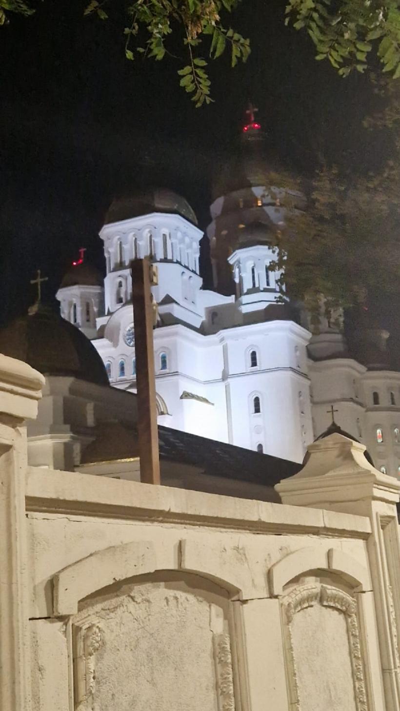 REPORTAJ. Sfințirea Catedralei Mântuirii Neamului: Portrete de chiriași în „casa cea mare a lui Dumnezeu” 18977890