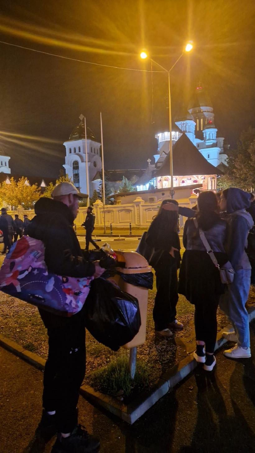 REPORTAJ. Sfințirea Catedralei Mântuirii Neamului: Portrete de chiriași în „casa cea mare a lui Dumnezeu” 18977894