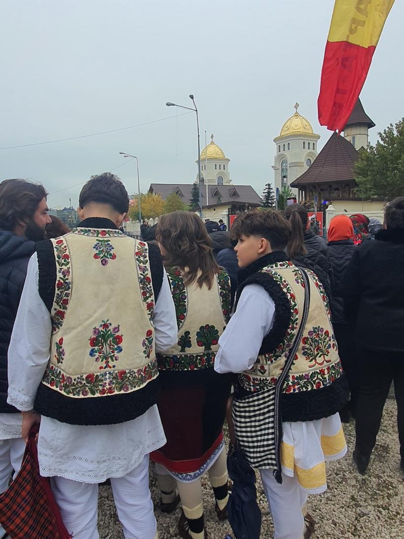 REPORTAJ. Sfințirea Catedralei Mântuirii Neamului: Portrete de chiriași în „casa cea mare a lui Dumnezeu” 18977900