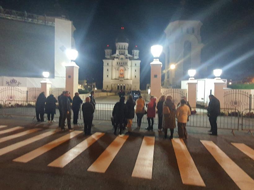 REPORTAJ. Sfințirea Catedralei Mântuirii Neamului: Portrete de chiriași în „casa cea mare a lui Dumnezeu”