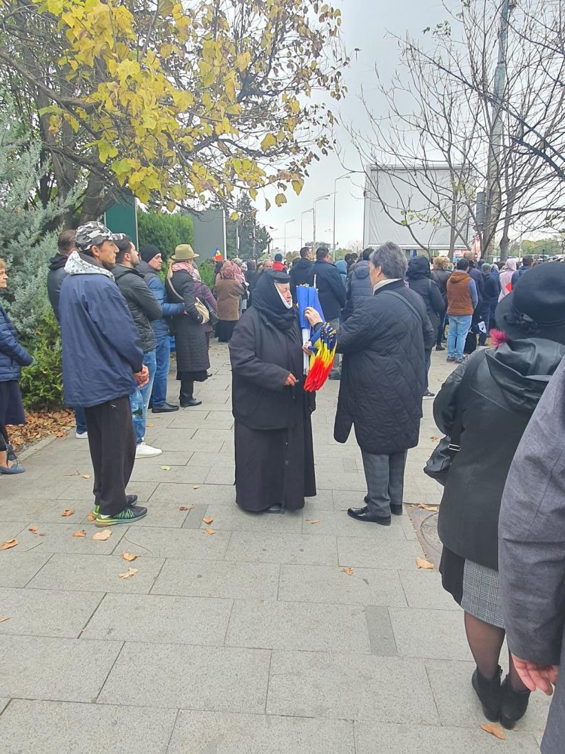 REPORTAJ. Sfințirea Catedralei Mântuirii Neamului: Portrete de chiriași în „casa cea mare a lui Dumnezeu” 18977906