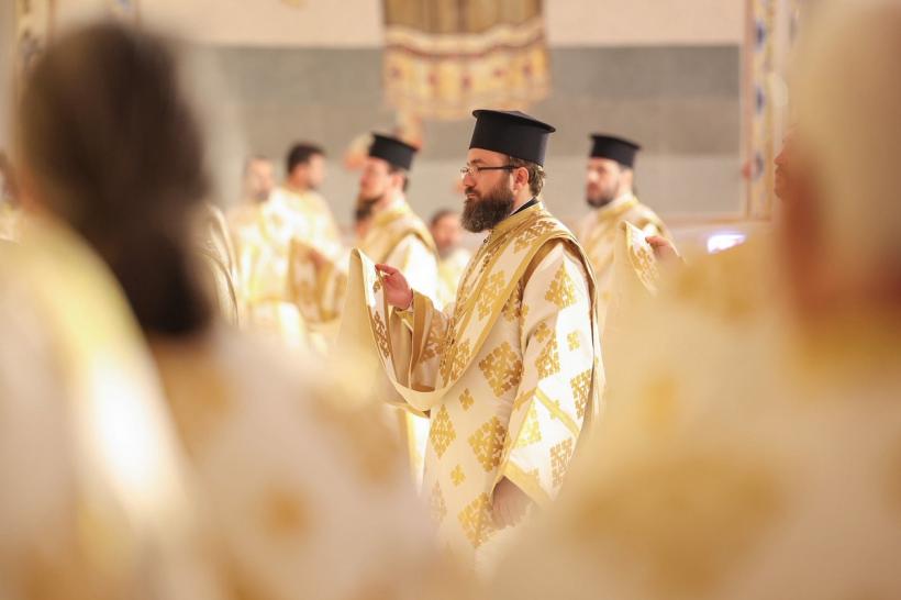 Live. Sfințirea Catedralei Naționale - zi istorică pentru români 18977818