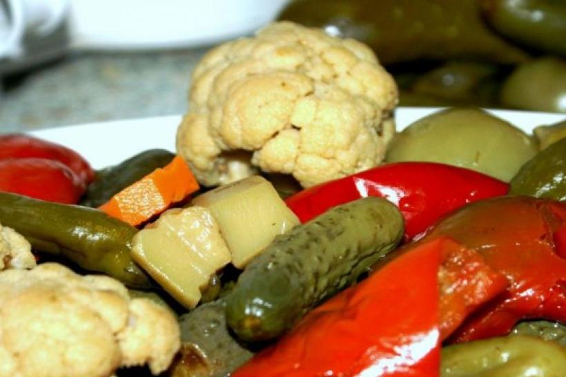 Deliciu de iarnă: Cum prepari tocană tradițională de murături