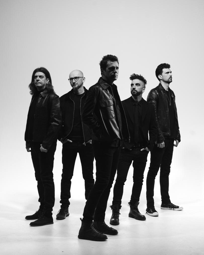 Trupa byron a primit discul de platină pentru albumul „nouă” 18978101