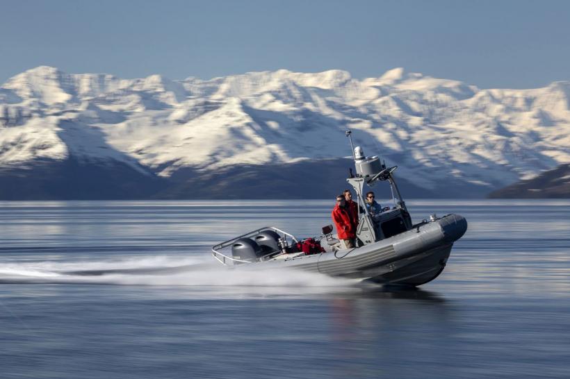 Orașul accesibil doar printr-un tunel: Toți locuitorii locuiesc în același bloc