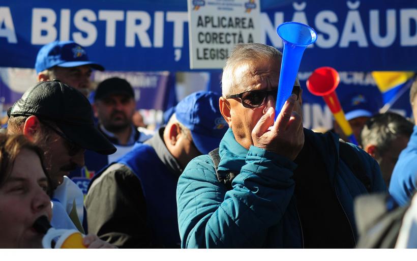 Câteva mii de sindicalişti protestează în Piaţa Victoriei împotriva măsurilor de austeritate 18978470