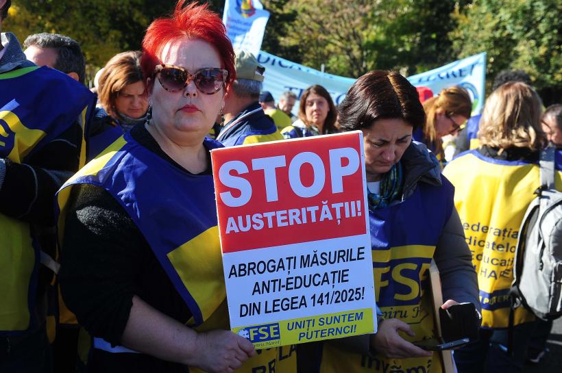 Câteva mii de sindicalişti protestează în Piaţa Victoriei împotriva măsurilor de austeritate 18978475