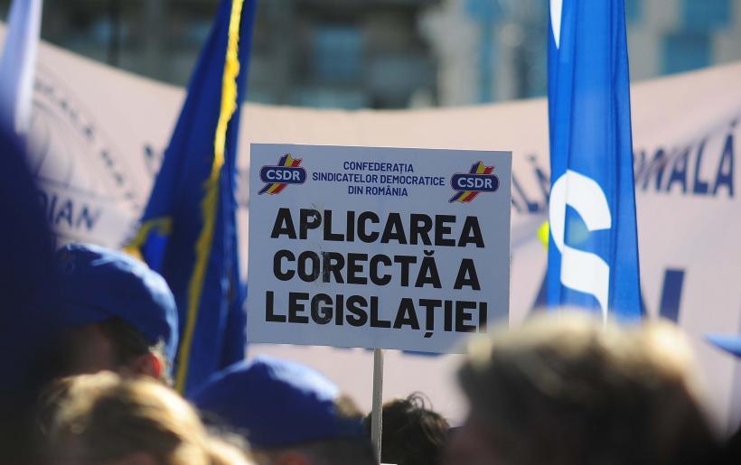 Câteva mii de sindicalişti protestează în Piaţa Victoriei împotriva măsurilor de austeritate 18978486