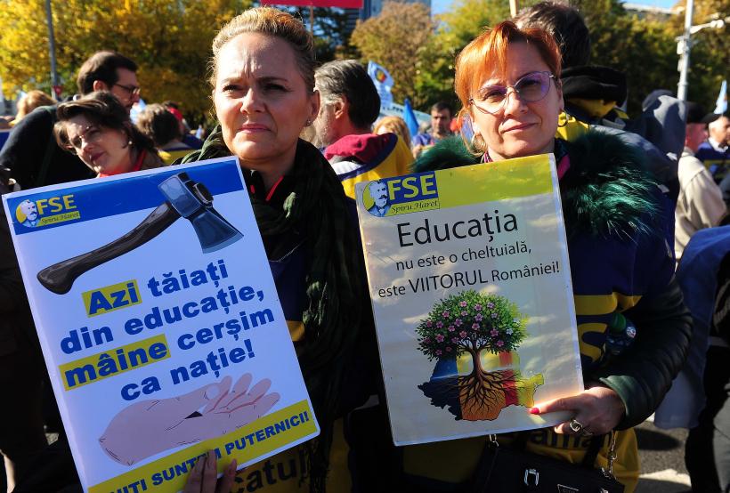 Câteva mii de sindicalişti protestează în Piaţa Victoriei împotriva măsurilor de austeritate 18978487