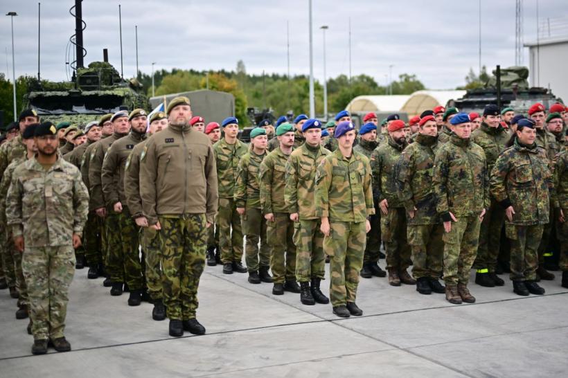 NATO explică reducerea trupelor americane din Europa: O ajustare normală, nimic neobișnuit