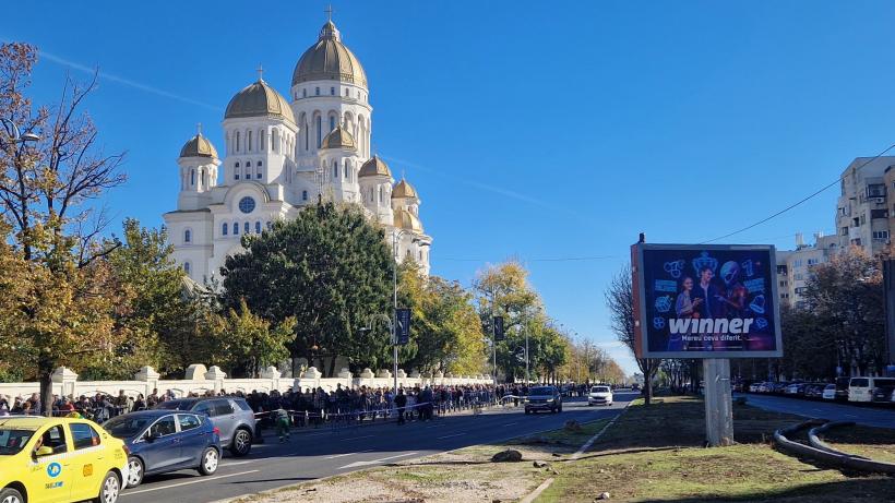 Coadă uriașă! Opt ore - timpul de așteptare pentru a vizita Catedrala Națională