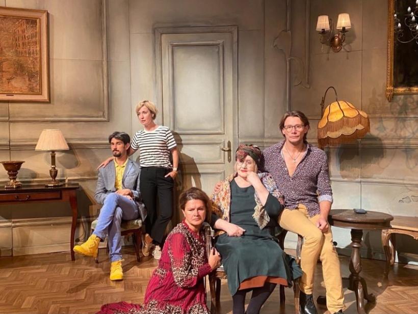 Început de noiembrie cu două comedii teatrale, Și cu pisica ce-ați făcut? și BRASTALICO FABADULU sau Ața și năvodu’ ei… de viață!