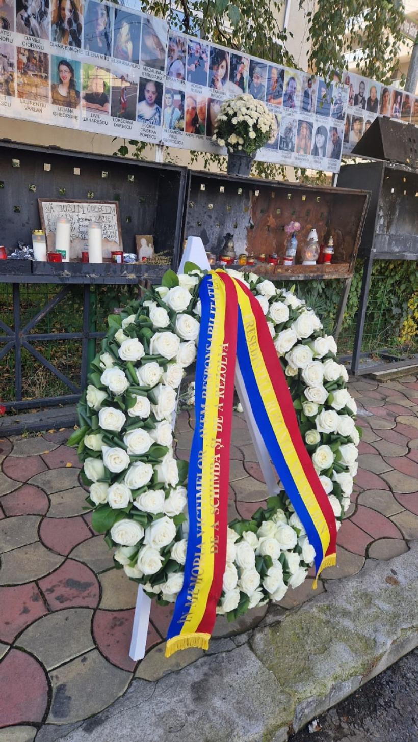 Nicușor Dan a depus o coroană de flori în memoria victimelor de la Clubul „Colectiv” 18978567