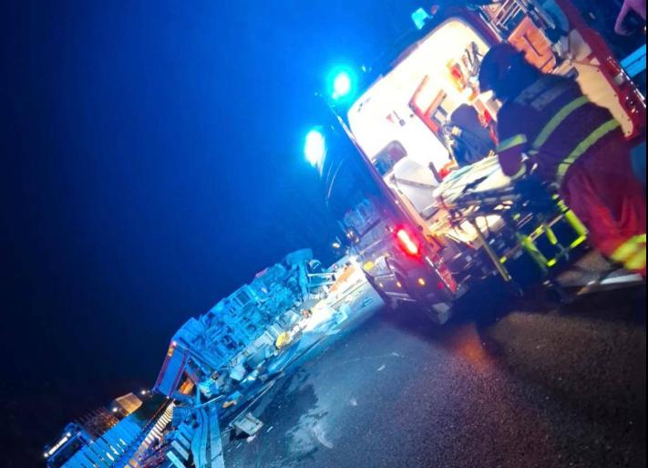 O autospecială de pompieri s-a răsturnat în Argeș. 5 Salvatori au ajuns în spital