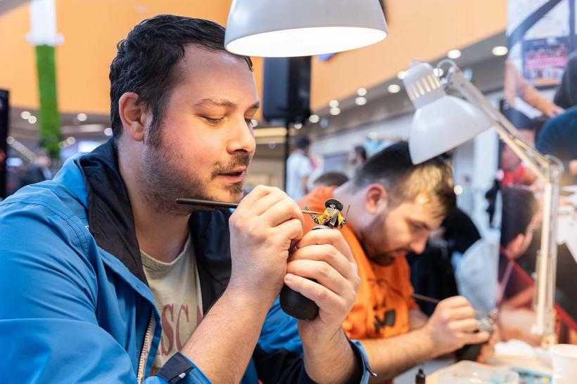 Dracula Fantasy Con 2025 aduce magia fanteziei la Brașov, cu competiții de gaming, board games, cosplay și artiști vizuali 18978644