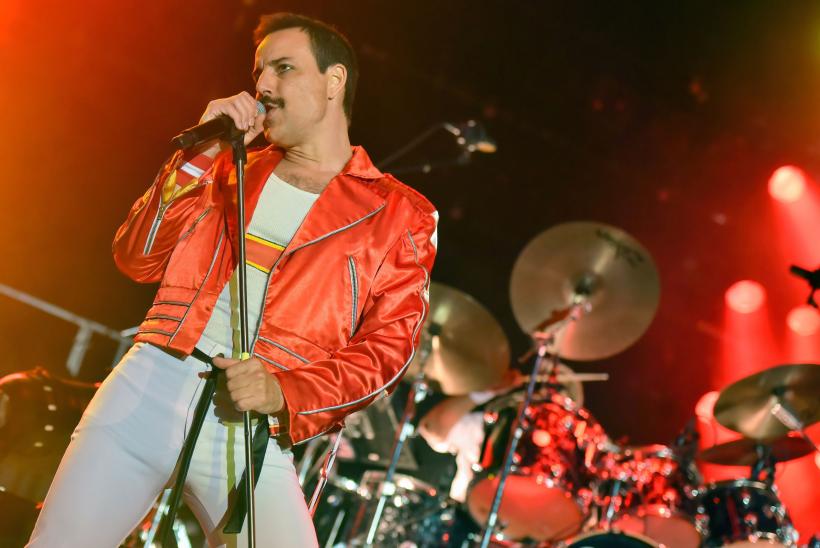 Freddie Mercury şi Montserrat Caballé vor fi omagiaţi printr-o statuie la Barcelona