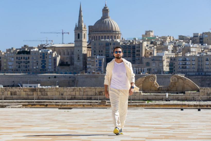 Mâine, Dani Oțil și cele 9 cupluri participante în show-ul Power Couple, de la Antena 1, se întorc în România! Filmările pentru sezonul 3 ajung astăzi la sfârșit!