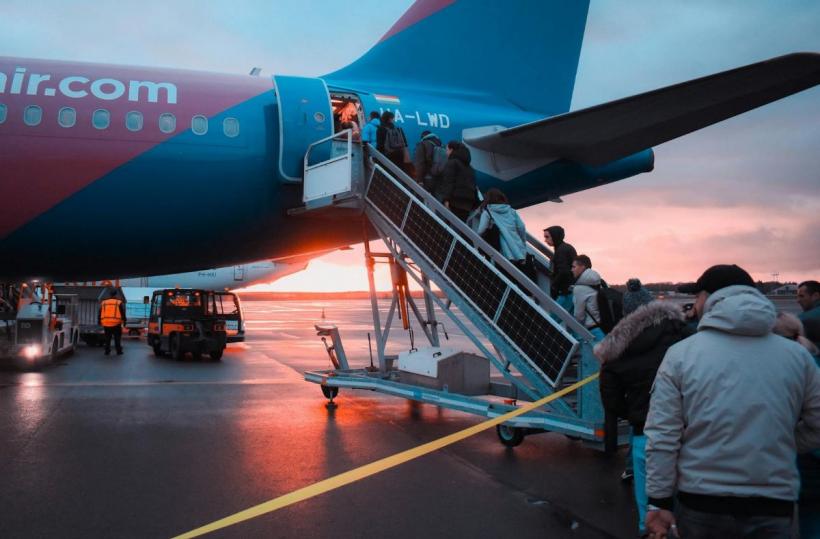 8 din 10 părinți plecați la muncă peste hotare vor să se întoarcă acasă. Ce-i împiedică