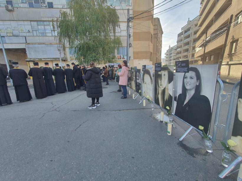 REPORTAJ: Un deceniu de la Colectiv. Piața celor 64 de fotografii alb-negru 18978713
