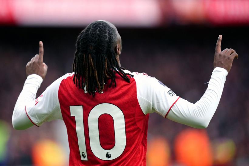 Arsenal se aproprie de fruntea Premier League după o nouă victorie